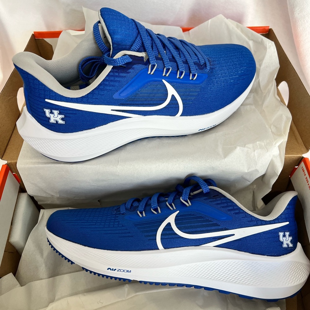 SOLD! NWT! & Box! Nike Air Zoom Pegasus 39 Running Shoe. Men’s 7 or Women’s 8.5